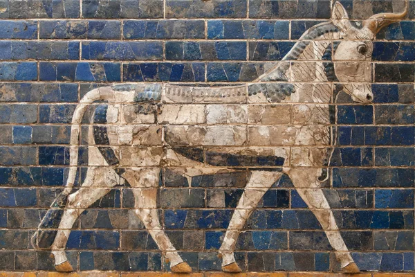 Mozaik egy bika az Istár-kapu — Stock Fotó