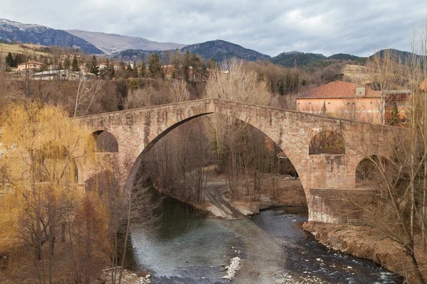 Pont Vell em Santa Joana de les Abadesses — Fotografia de Stock