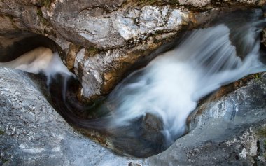 de la fou besleniyormuş