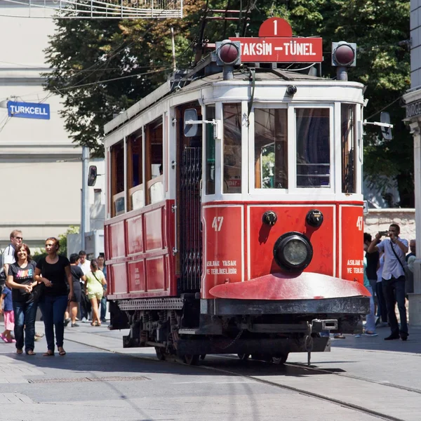 Taksim tunel bonde histórico — Fotografia de Stock