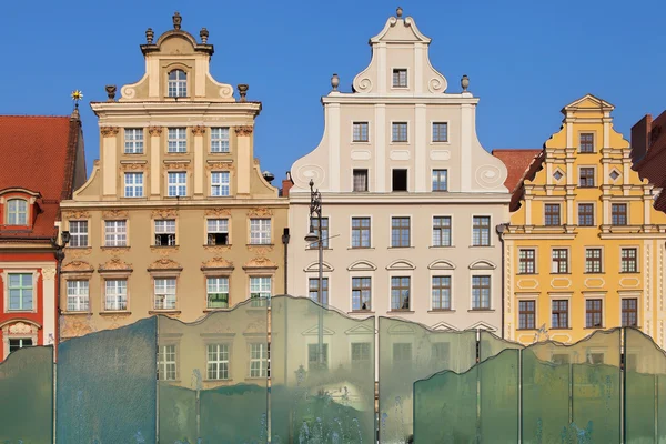 Binalar ve Wroclaw Rynek Çeşmesi — Stok fotoğraf