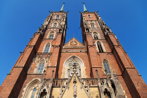Башни Вроцлавского собора — стоковое фото