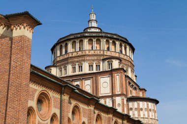 İtalya, Milan 'da Santa Maria delle Grazie Kubbesi, Rönesans mimarisi ve tarihi dini tasarım sergilenmektedir..