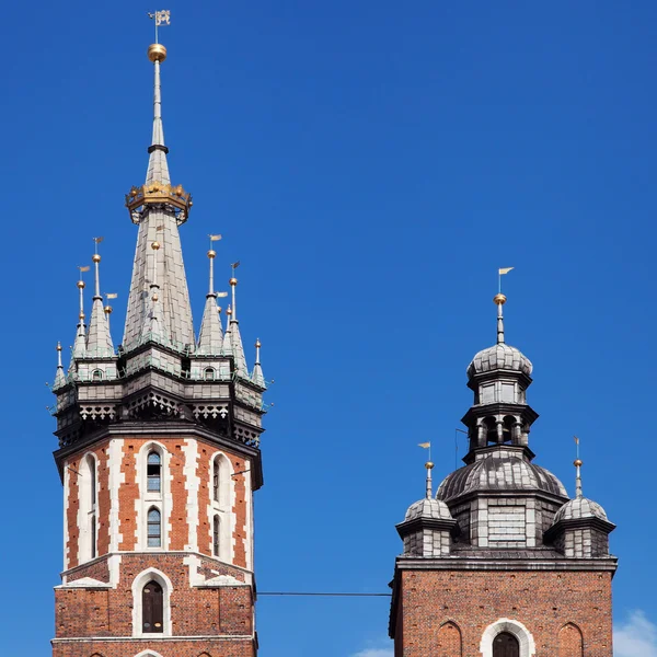 Wieże kościoła St Mary — Zdjęcie stockowe