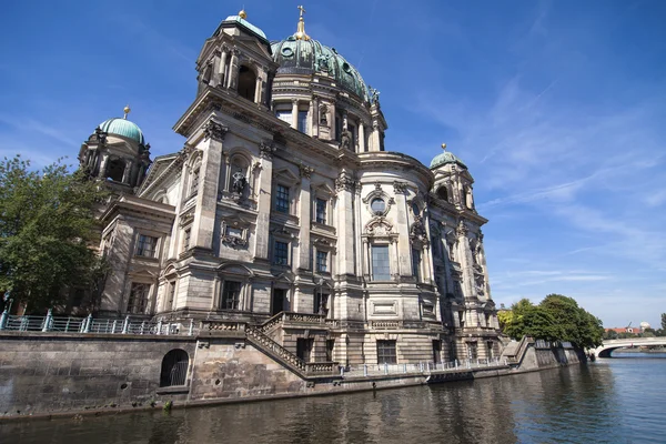 Berliner Dom and the Spree — Stock Photo, Image