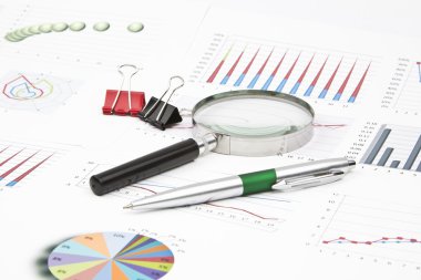 İş hala hayat diyagramları, Büyüteç, kalem, kağıt atacı