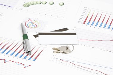 İş natürmort kalem, grafikler, tablolar, parlak anahtarları, kredi kartı