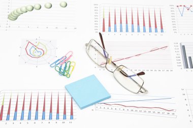 İş natürmort etiket, grafikler, gözlük, ATAÇ