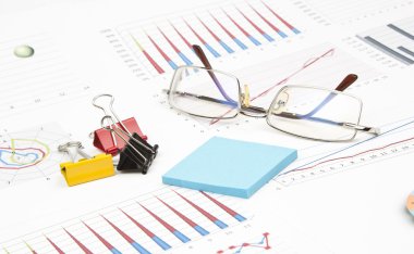 İş natürmort etiket, grafikler, gözlük, ATAÇ