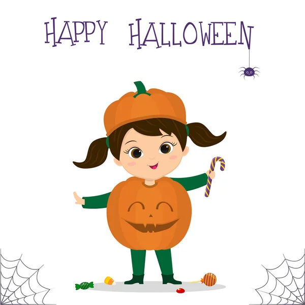 Fiesta de Halloween. Una linda chica con un disfraz de calabaza está sosteniendo una piruleta, dulces, una araña y una telaraña. Postal, ilustración vectorial. — Vector de stock