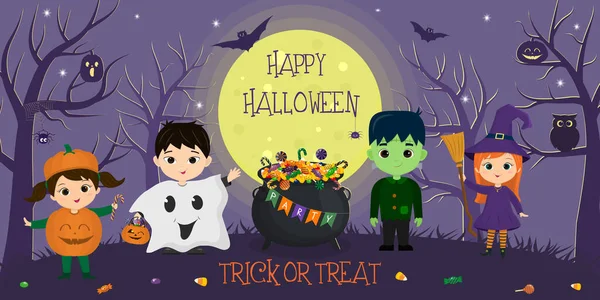 Feliz Halloween. Halloween niños personajes con diferentes trajes en el fondo de la luna llena y árboles por la noche. Dibujos animados, vector. — Vector de stock
