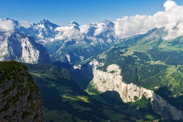 Piękny sielankowych krajobrazów Alp z góry latem, Szwajcaria — Zdjęcie stockowe
