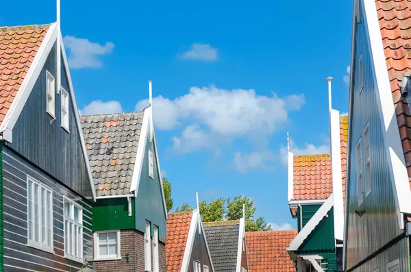 Typické Nizozemské Rodinné Domy Tradiční Vesnická Historická Architektura Ostrova Marken — Stock fotografie