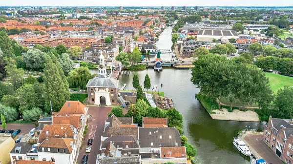 Вид Город Лейден Высоты Беспилотника Типичный Голландский Городской Пейзаж Каналами — стоковое фото