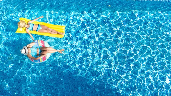 Los Niños Vista Aérea Del Dron Piscina Desde Arriba Niños — Foto de Stock