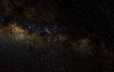 Yıldızlar ve galaksiler gökyüzü gece evreni parlak yıldız alanının siyah yıldızlı arka planı