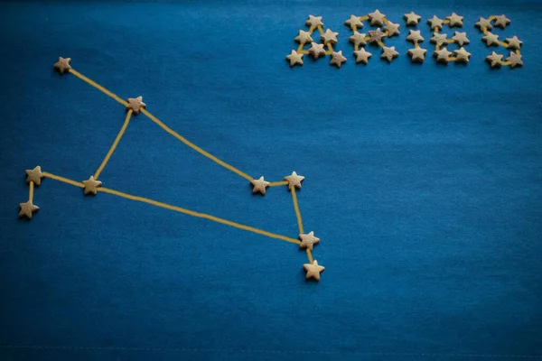 Previsão Sobre Data Nascimento Astrologia Constellation Aries Sobre Fundo Azul — Fotografia de Stock