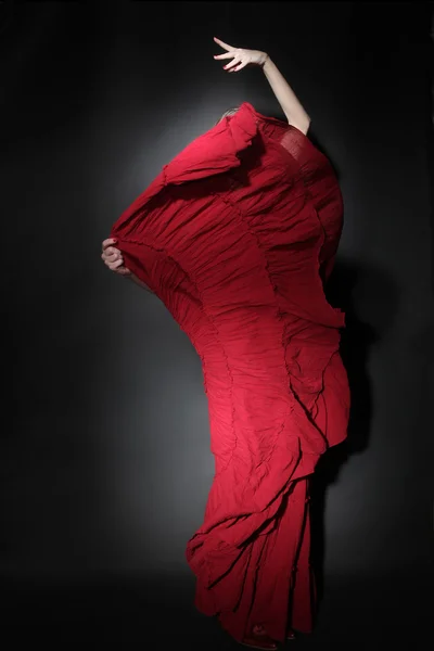 Bailarina de flamenco en traje rojo. Mujer bailando —  Fotos de Stock