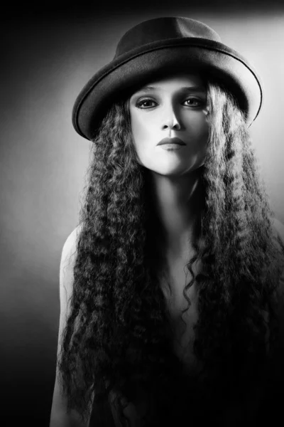 Černobílý portrét ženy — Stock fotografie