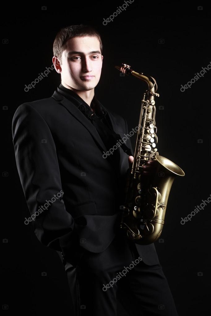 Lecteur saxophone Saxophoniste avec saxophone alto image libre de droit par  alenavlad © #74614383