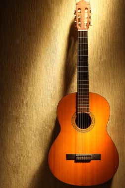 Akustik gitar İspanyolca