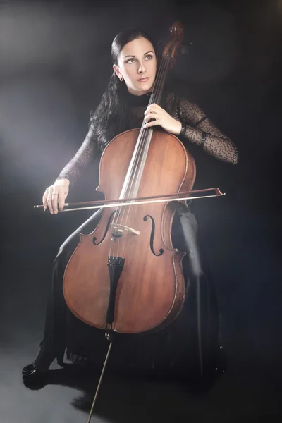 Hráč na violoncello. Violoncellista klasický hudebník — Stock fotografie