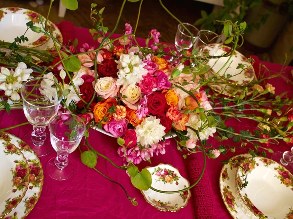 Hermosa mesa festiva — Foto de Stock