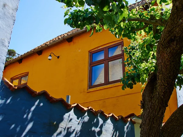 Petite rue typique avec vieilles maisons Danemark — Photo