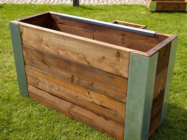 Modern design wooden planter