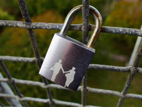 Love Lock Padlock Bridge Blurred Background Great Relations Lovers Symbol — Stock Photo, Image