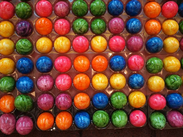 Primer plano de coloridos huevos de Pascua — Foto de Stock