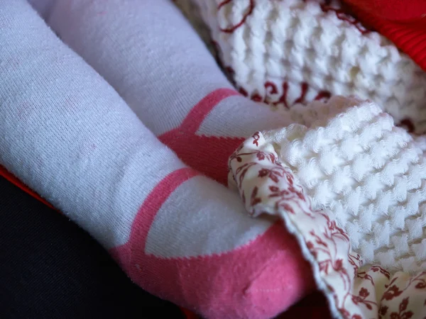 Rosa små baby balerina strumpor — Stockfoto