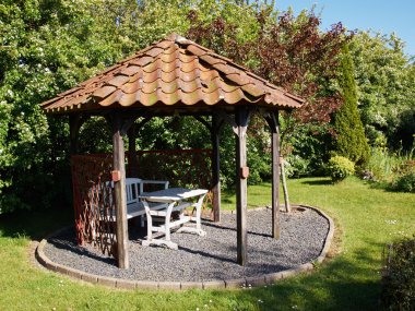 güzel ev bahçe çardak köşk