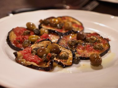 İtalyan stater çanak patlıcan zeytinli