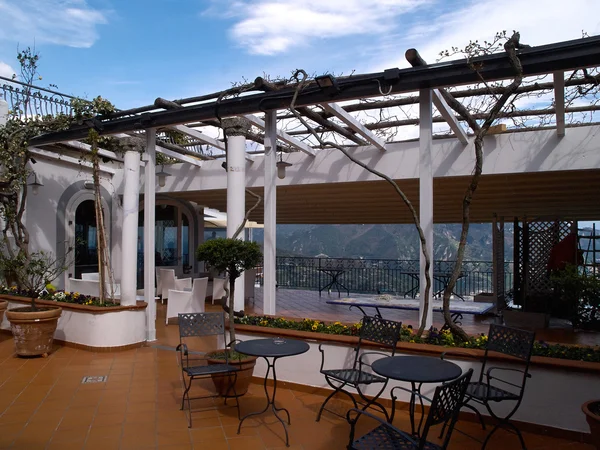 Typische café café terrasse italien — Stockfoto