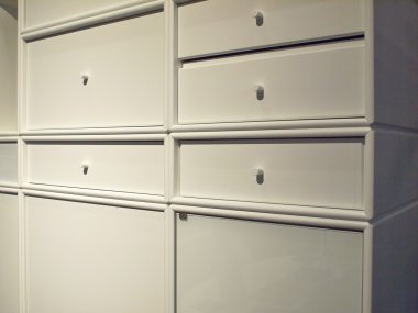 Güzel beyaz ahşap dolap