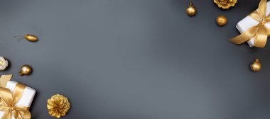 Mutlu Noeller ve mutlu yıllar tebrik kartı, çerçeve ve afişler. Tatil tasarımı. Noel ve Feliz Navidad. Noel hediyeleri ve dekorasyonlar, üst manzara. Düz yatıyordu.