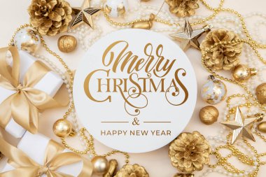 Mutlu Noeller ve mutlu yıllar tebrik kartı, çerçeve ve afişler. Tatil tasarımı. Noel ve Feliz Navidad. Noel hediyeleri ve dekorasyonlar, üst manzara..