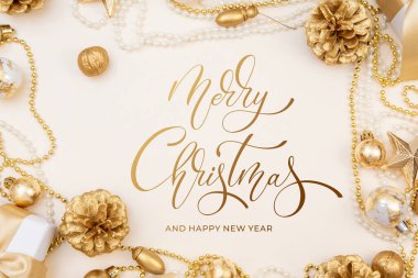 Mutlu Noeller ve mutlu yıllar tebrik kartı, çerçeve ve afişler. Tatil tasarımı. Noel ve Feliz Navidad. Noel hediyeleri ve dekorasyonlar, üst manzara..