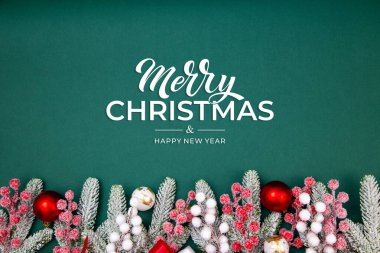 Mutlu Noeller ve mutlu yıllar tebrik kartı, çerçeve ve afişler. Tatil tasarımı. Noel ve Feliz Navidad. Noel hediyeleri ve dekorasyonlar, üst manzara..