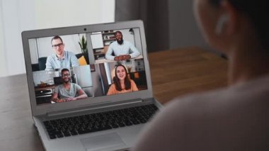 Dizüstü bilgisayardaki sanal video konferansı