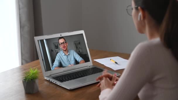 Videoconferencia virtual en el portátil — Vídeos de Stock