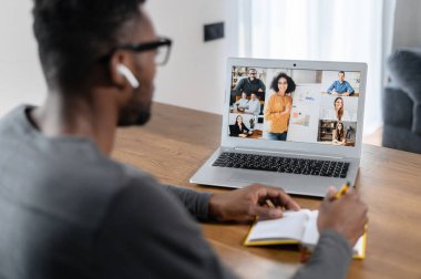 adam, iş, çalışan, video çağrısı, uzaktan çalışma