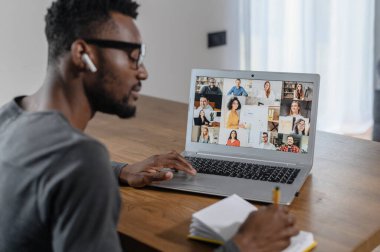 adam, iş, çalışan, video çağrısı, uzaktan çalışma