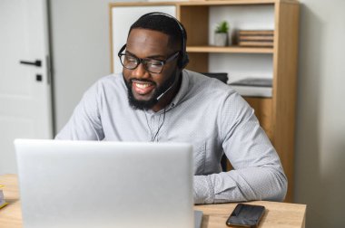 Afro-Amerikan işçi canlı yayın webinar