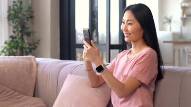 Mutlu Asyalı kadın piyangoyu kazandı.