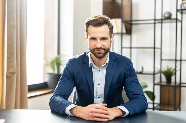 Portrait of successful businessman at modern office — Stock Photo, Image