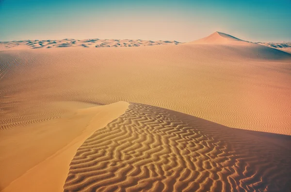砂漠の砂丘の日没の風景 — ストック写真