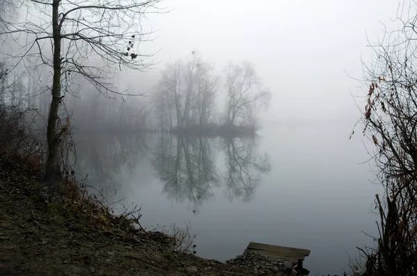 Mist on a lake — Stock Photo, Image