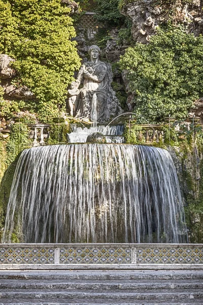 Fuente Ovato en Villa D 'Este en Tivoli —  Fotos de Stock
